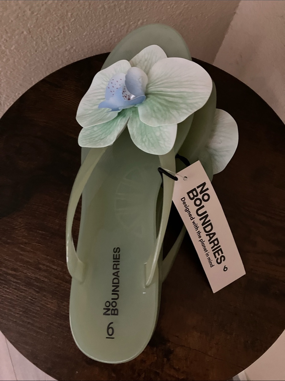 No Boundaries Women's Mint Green Floral Jelly Flip Flops
